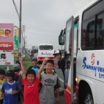 最初の休憩所で２台のバスが合流