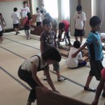 場所を決めて机の用意