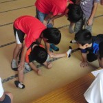 ちょっと手伝って！　がんばれ、もう少し！